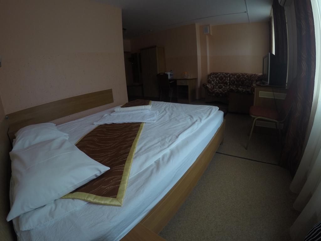 Kurmet Hotel Uralsk Pokój zdjęcie