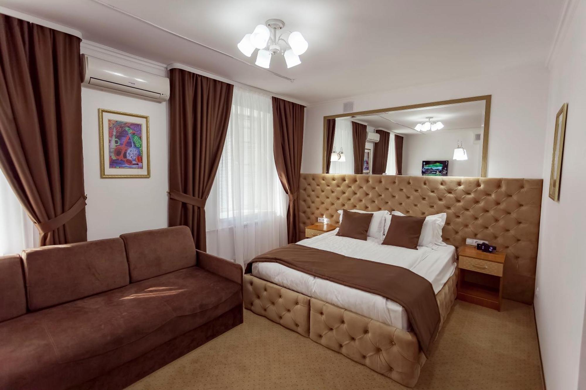 Kurmet Hotel Uralsk Zewnętrze zdjęcie