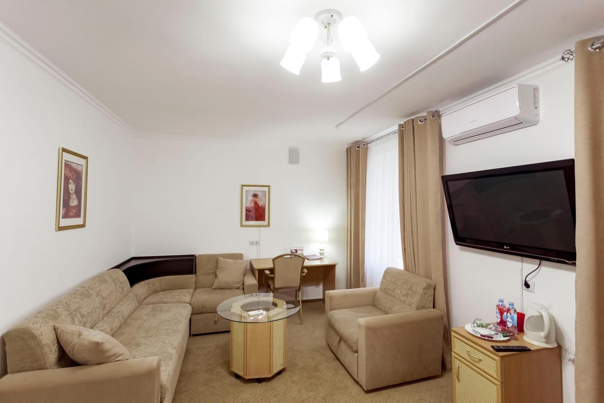 Kurmet Hotel Uralsk Zewnętrze zdjęcie