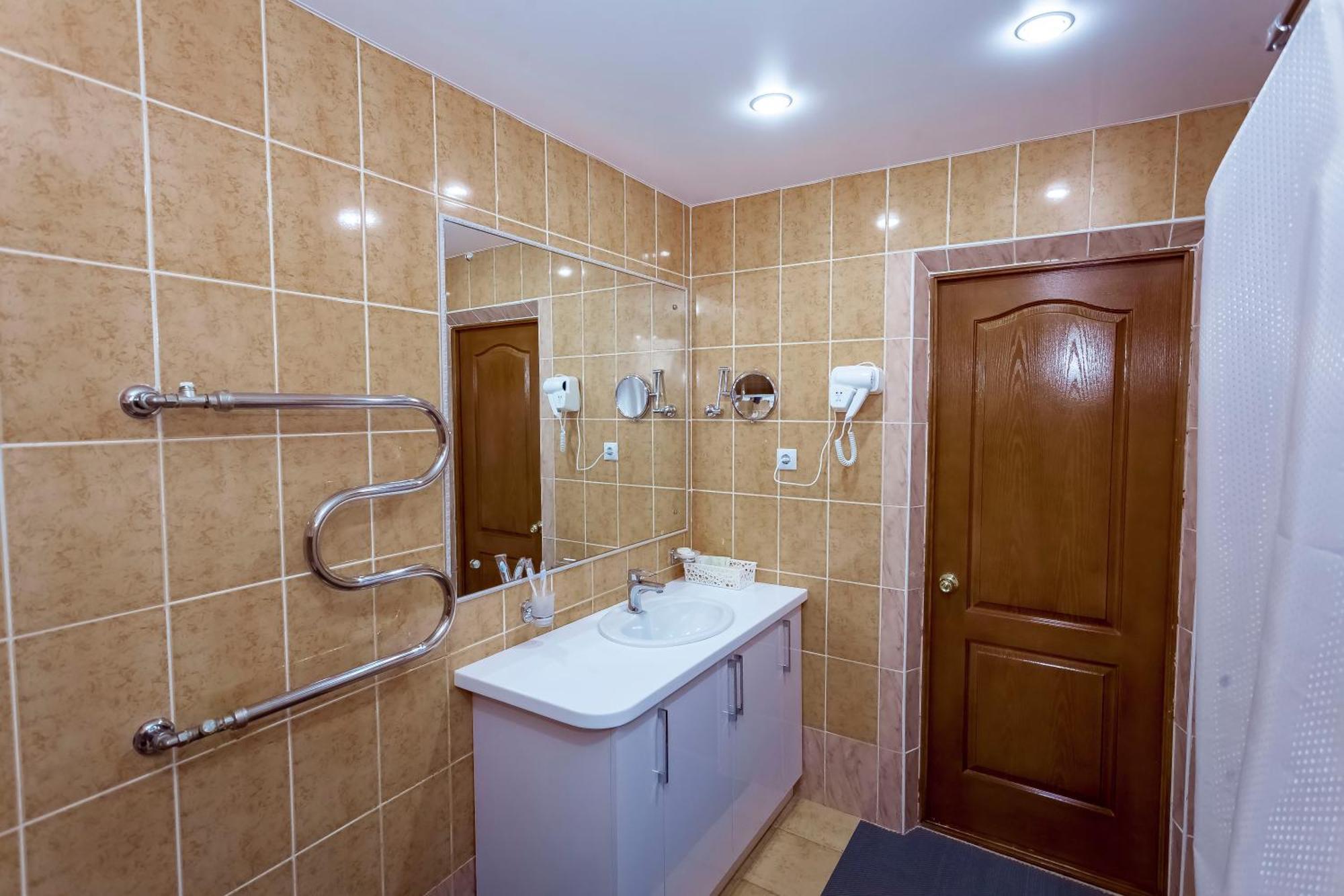 Kurmet Hotel Uralsk Zewnętrze zdjęcie