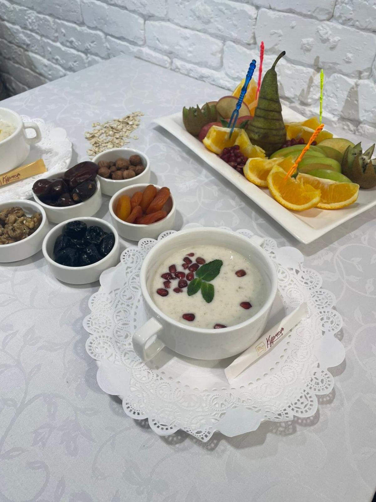 Kurmet Hotel Uralsk Zewnętrze zdjęcie
