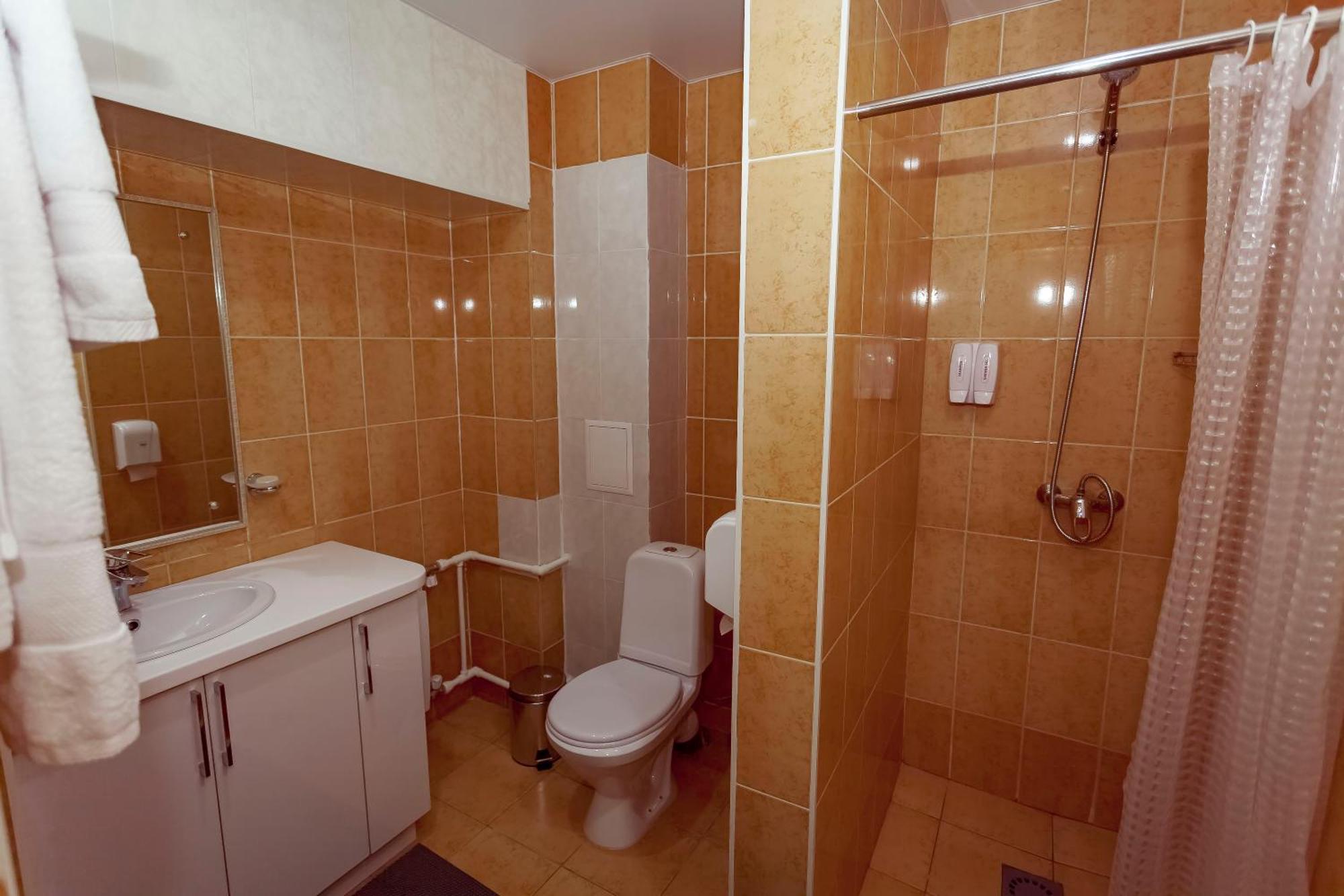 Kurmet Hotel Uralsk Zewnętrze zdjęcie