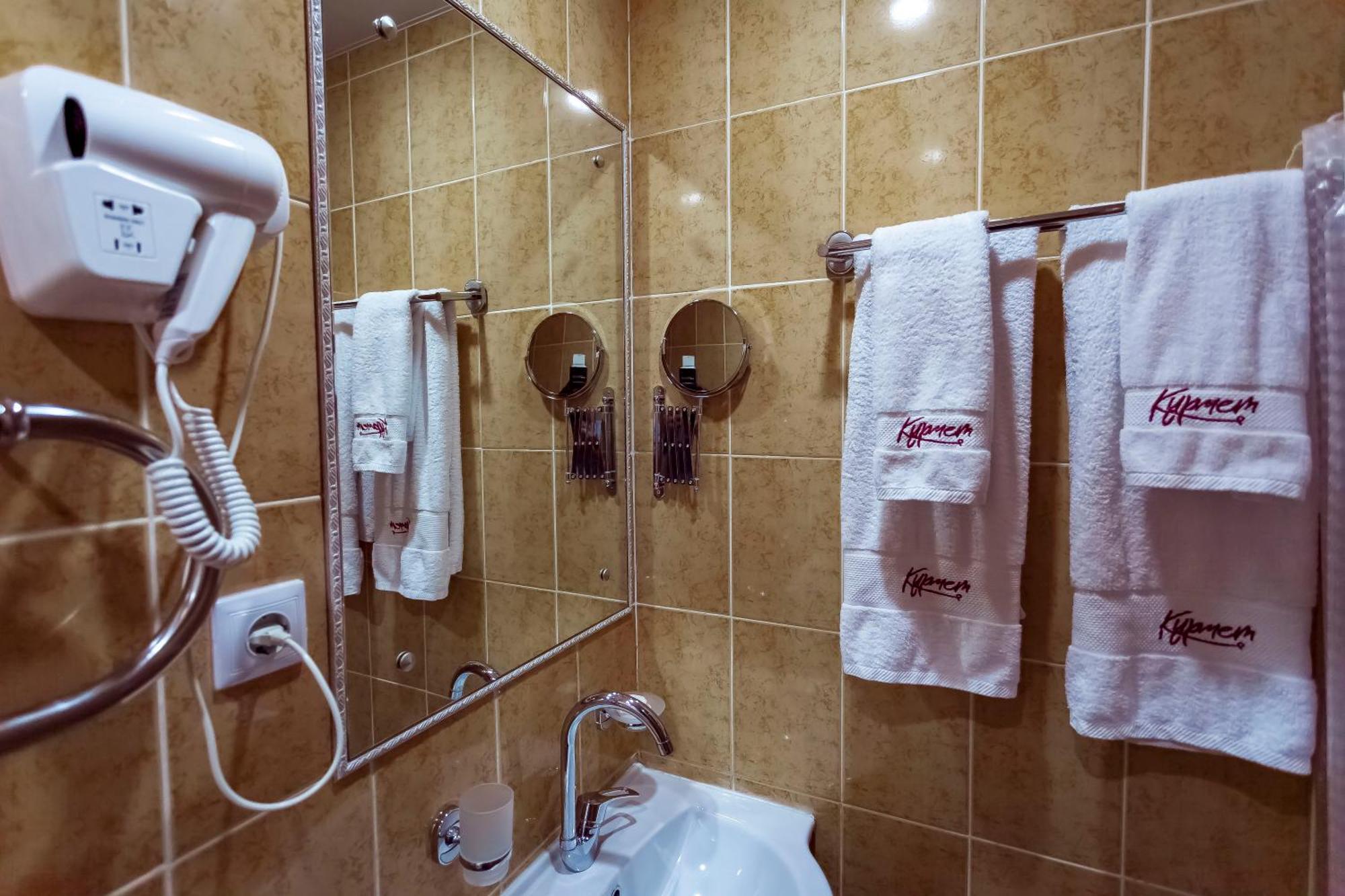 Kurmet Hotel Uralsk Zewnętrze zdjęcie