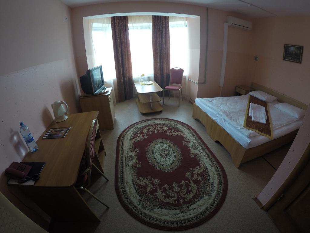 Kurmet Hotel Uralsk Zewnętrze zdjęcie