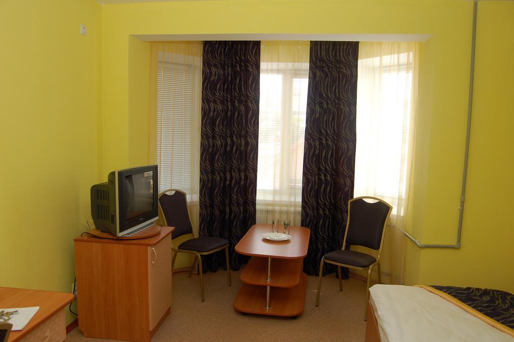 Kurmet Hotel Uralsk Zewnętrze zdjęcie