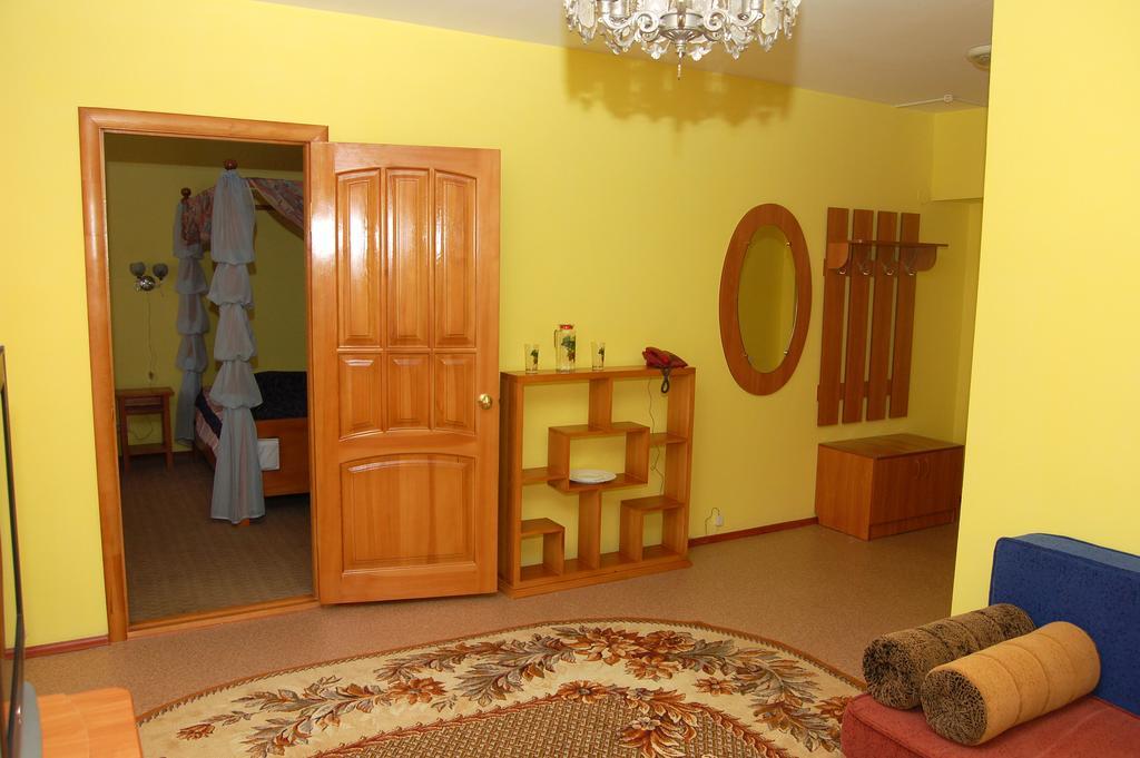 Kurmet Hotel Uralsk Zewnętrze zdjęcie