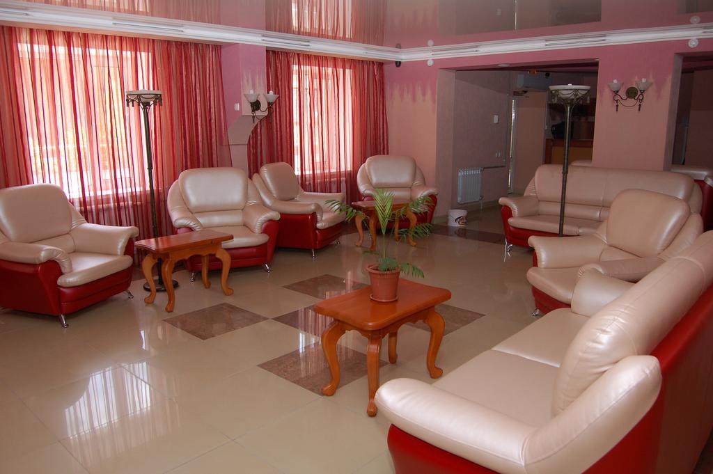 Kurmet Hotel Uralsk Zewnętrze zdjęcie